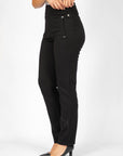 Pantalon ponte  noir de la nouvelle collection Linea Domani, 68% rayon, 27% nylon, 5% spandex, avec poches passepoilées. En solde chez boutiques Marise.