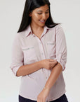 Chemise boutonnée à carreaux rose de la nouvelle collection Linea Domani, 100% polyester, disponible en soldes chez Boutiques Marise.