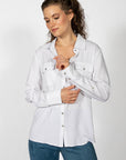 Haut blanc en rayonne, chemise boutonnée de la nouvelle collection Linea Domani, disponible en promotion chez Boutiques Marise