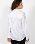 Chemise boutonnée blanche de la nouvelle collection Linea Domani, 80 % coton et 20 % polyester, en promotion chez Boutiques Marise