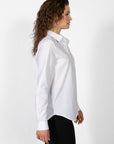 Chemise boutonnée blanche de la nouvelle collection Linea Domani, 80 % coton et 20 % polyester, en promotion chez Boutiques Marise