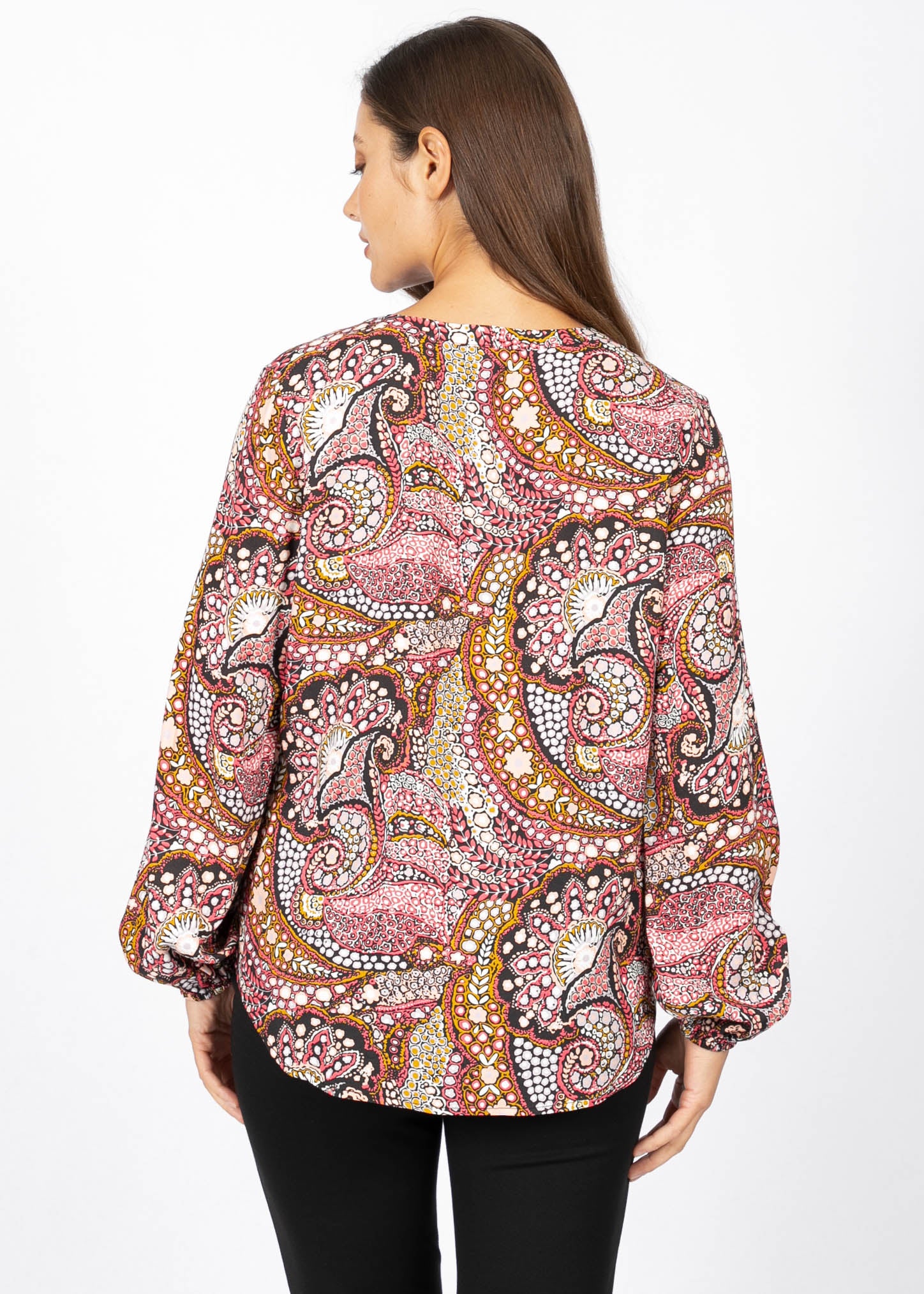 Blouse à imprimé paisley de Linea Domani, 100% viscose, idéale pour toutes les occasions, disponible chez Boutiques Marise