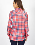 Chemise boutonnée à carreaux rose de la nouvelle collection Linea Domani, 100% polyester, disponible chez Boutiques Marise