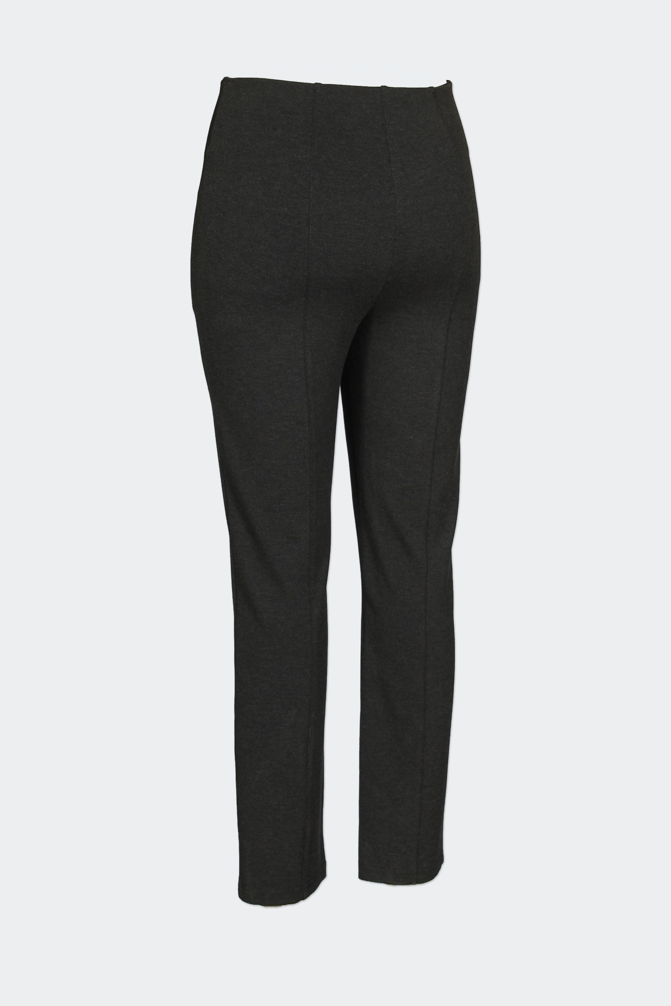 Pantalon slim gris en tissu extensible, composé de 68% de rayonne, 27% de nylon et 5% de spandex,  de la collection Linea Domani chez Boutiques Marise.